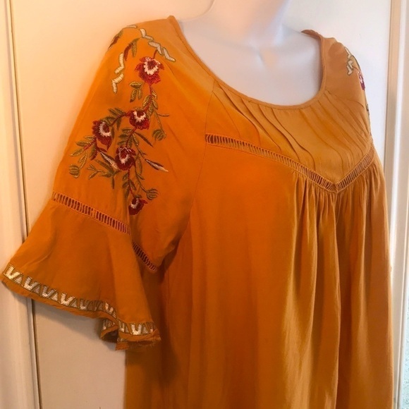 Beautiful Fall Embroidered Top - Picture 3 of 13